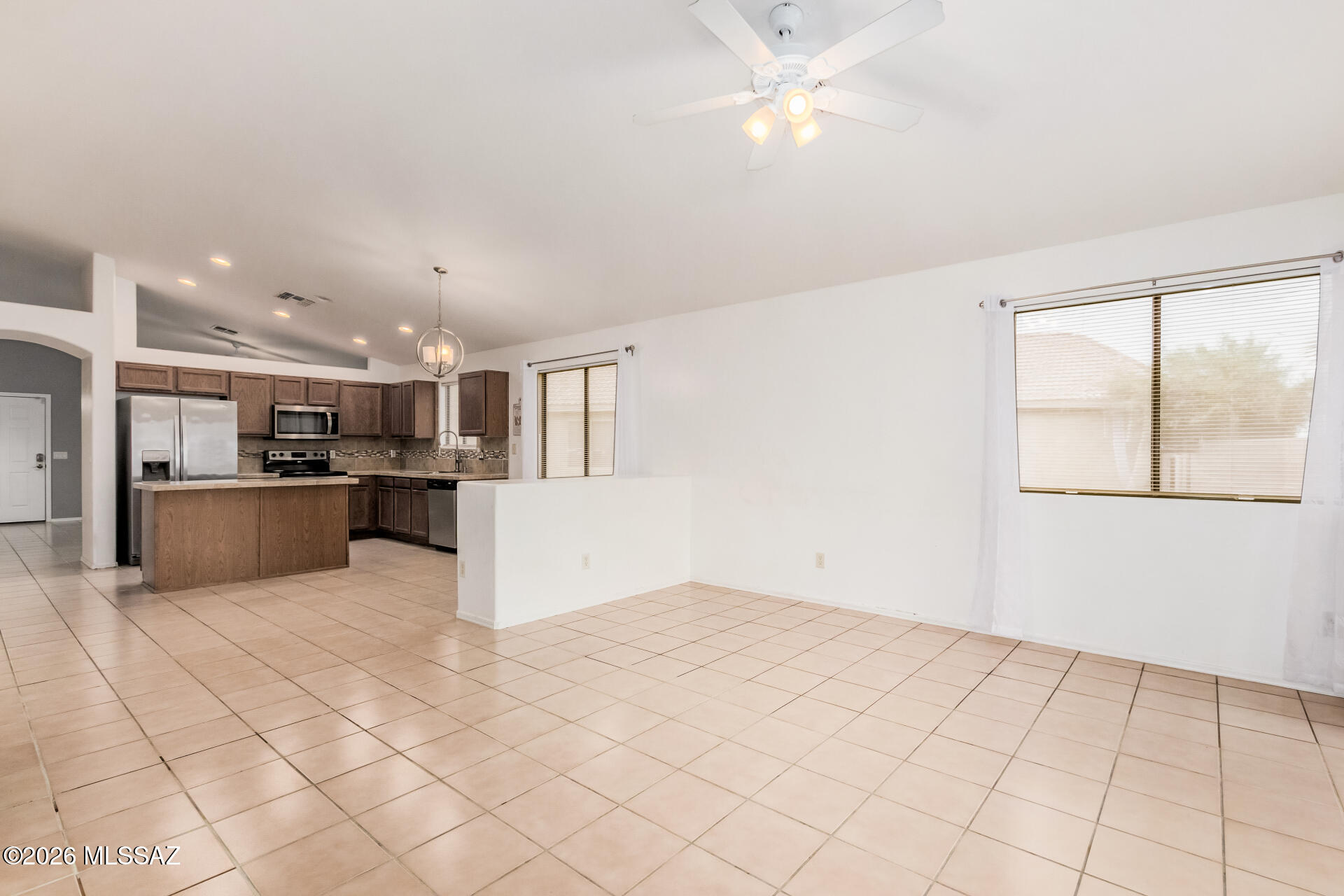 8509 East Sarnoff Ridge Loop Tucson, AZ 85710 - Photo 10 of 32