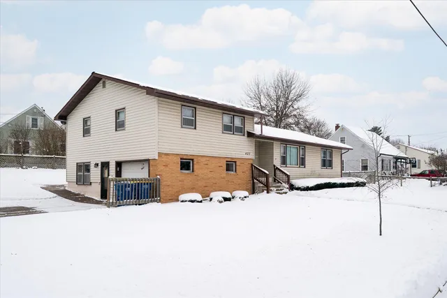 $375,000 | 427 East Oak Street, Viroqua, WI 54665