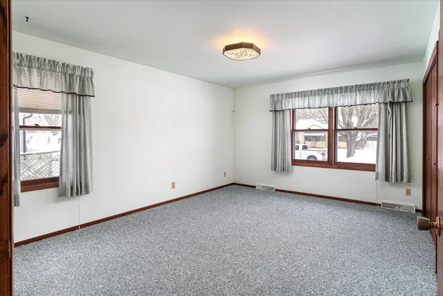 $375,000 | 427 East Oak Street, Viroqua, WI 54665