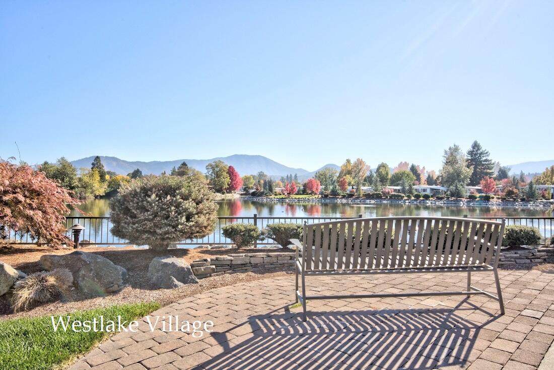 819 Hampton Way Grants Pass, OR 97526 - Photo 31 of 36 Westlake Village 05