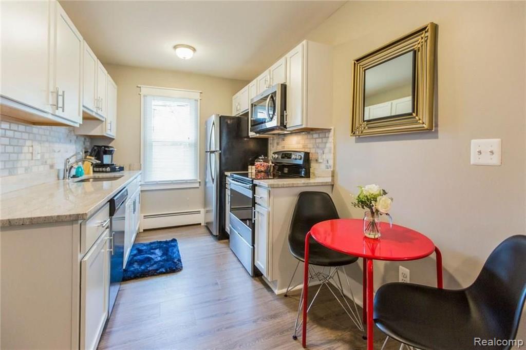 4413 Crooks Road Royal Oak, MI 48073 - Photo 6 of 20
