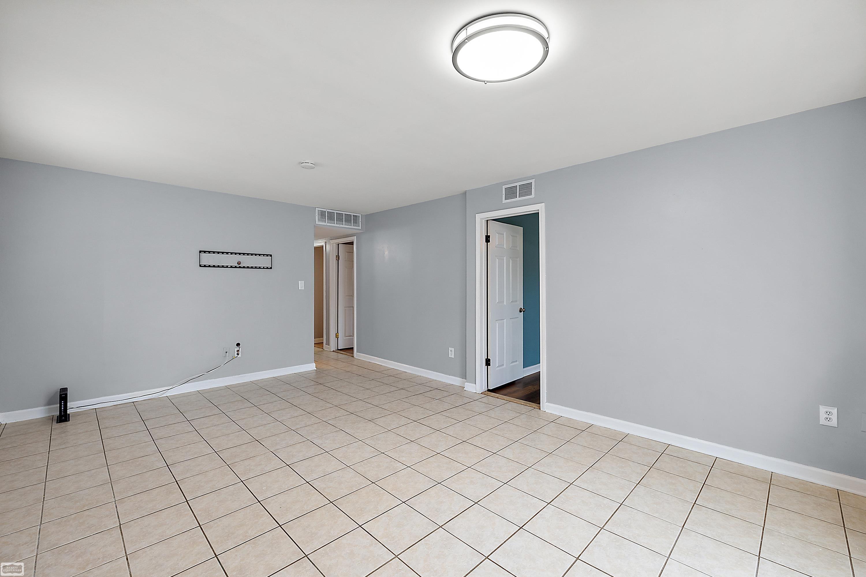 26082 Clear Street Harrison, MI 48045 - Photo 17 of 43