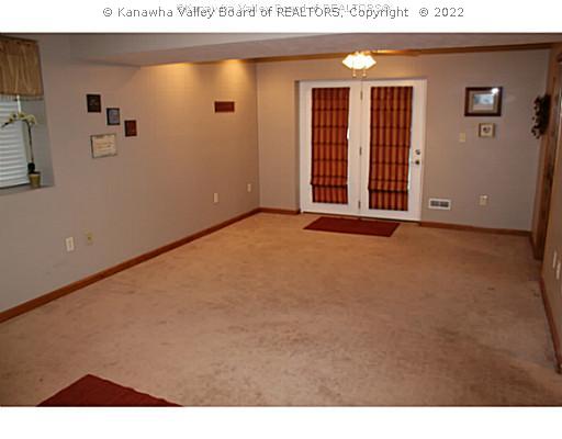 19 Poplar Hls Road Hurricane, WV 25526 - Photo 9 of 16 Den/Family/Great Room.