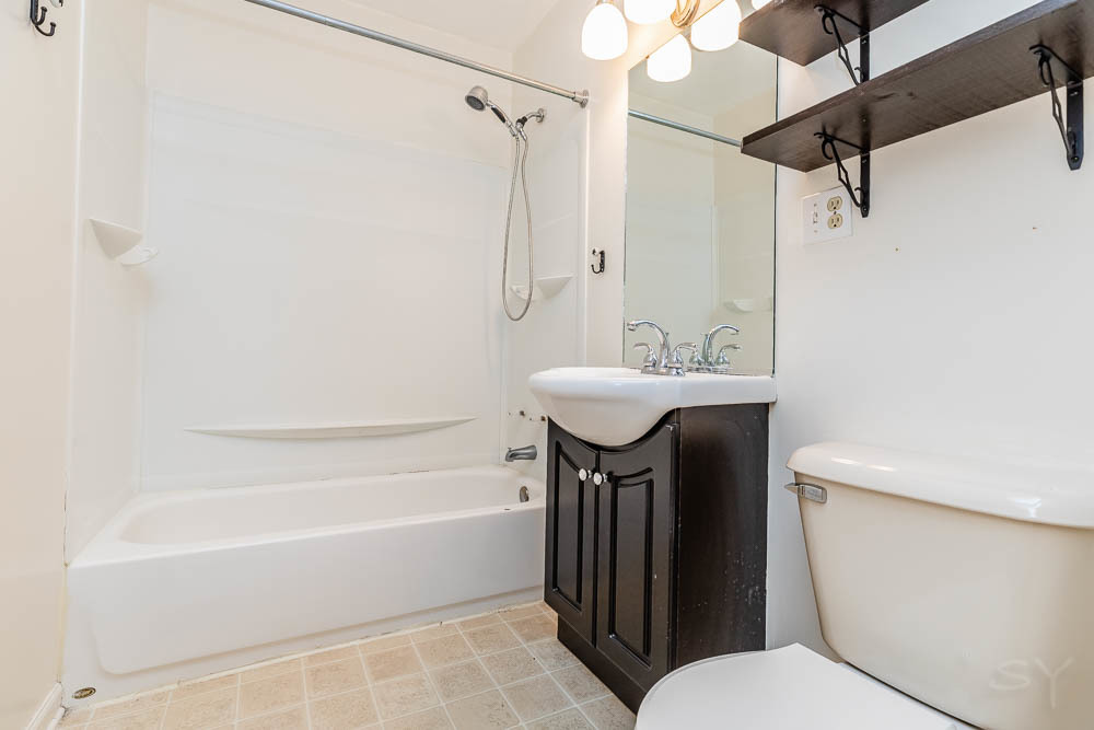 5701 West 81st Street Burbank, IL 60459 - Photo 9 of 12
