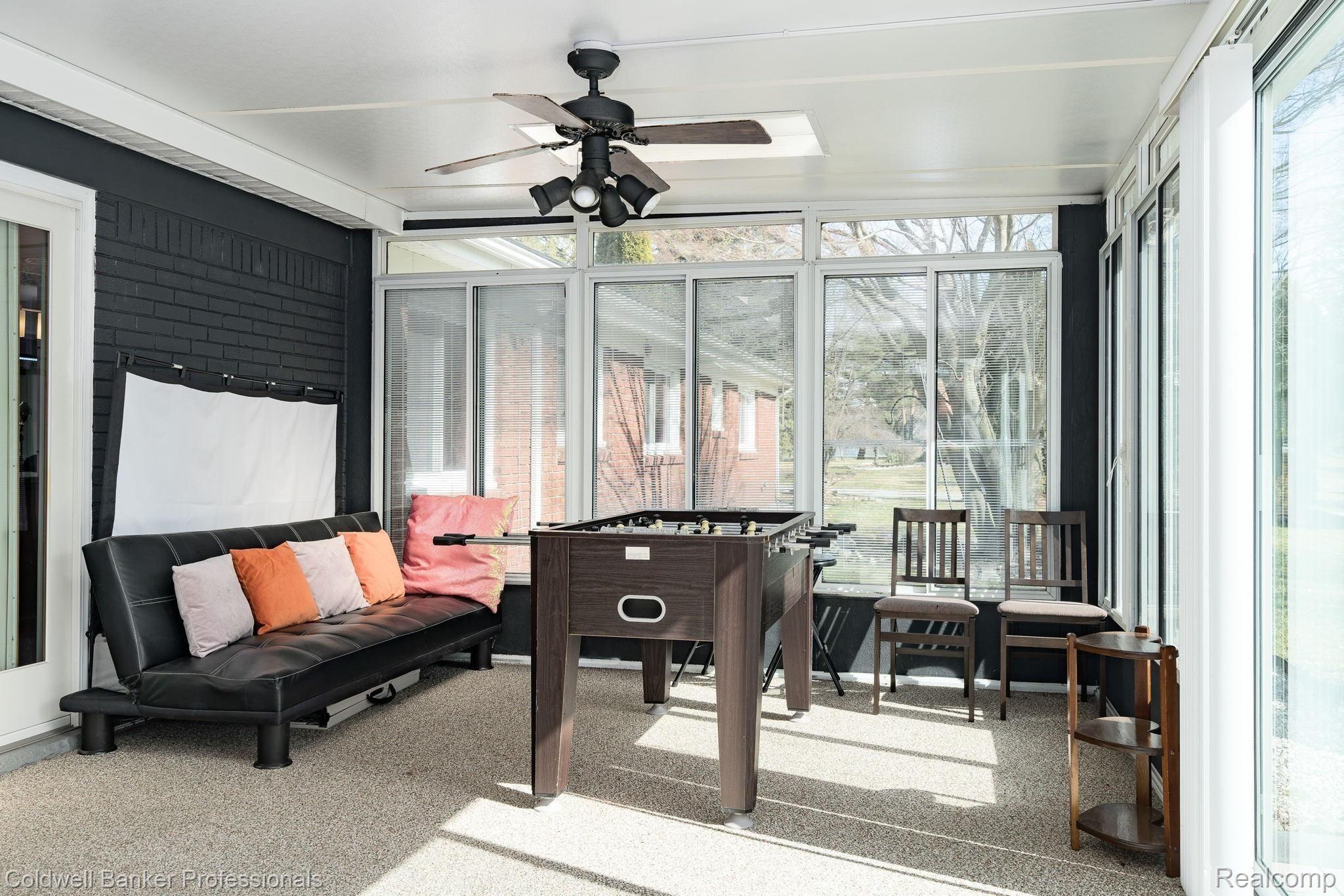 715 Castlebar Drive Rochester, MI 48309 - Photo 20 of 35 3 Season room