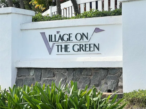 $3,000 | 94-690 Lumiauau Street, Unit TT5, Waipahu, HI 96797