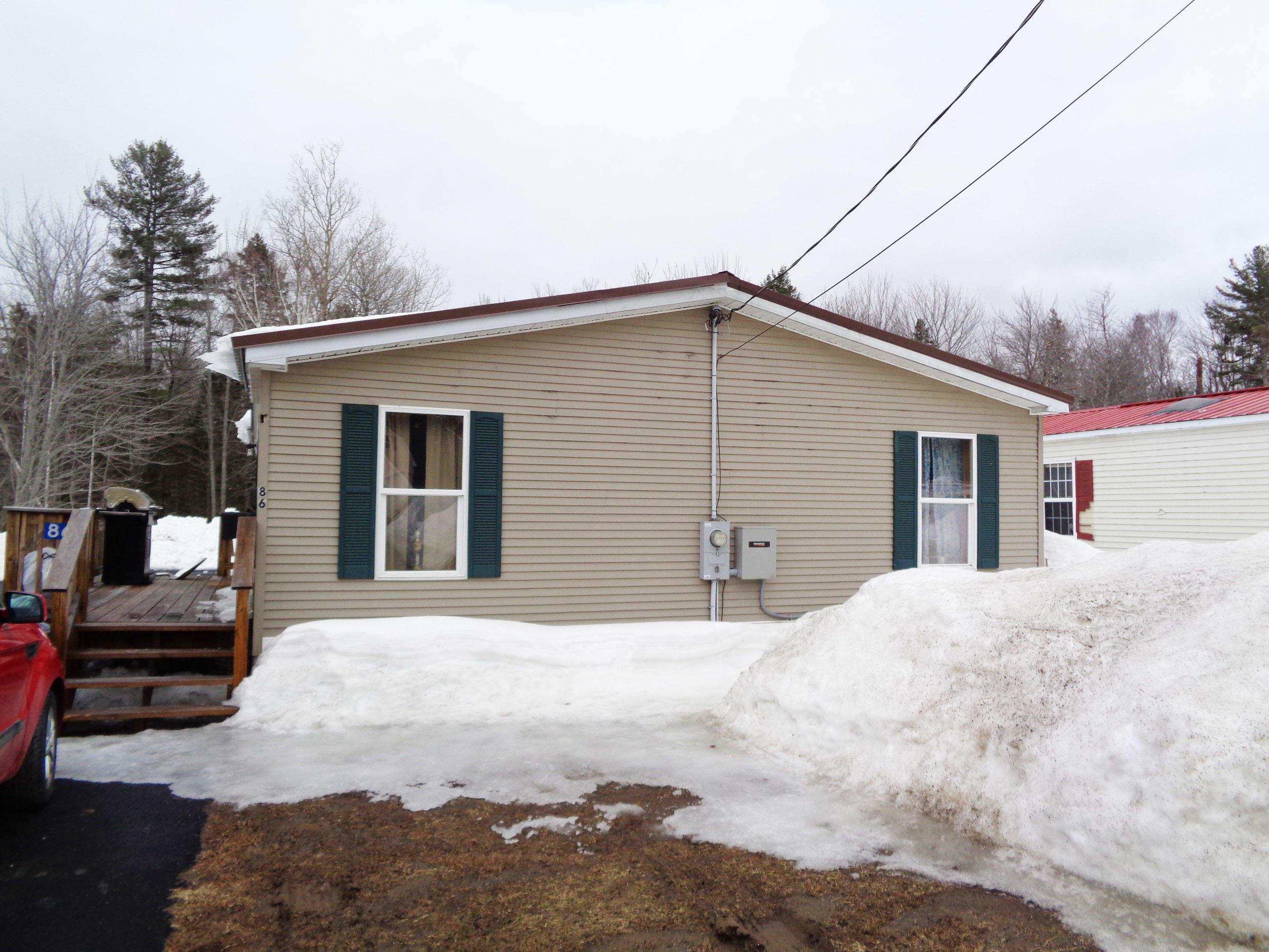 86 Cedar Street Millinocket, ME 04462 - Photo 3 of 20 5
