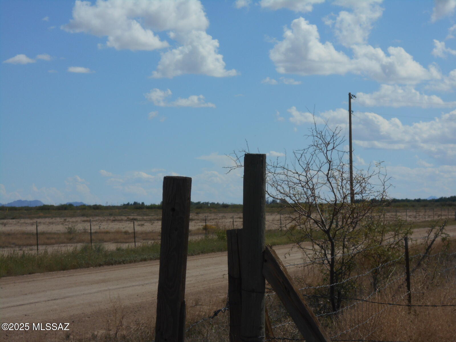 4.7-acres Ingram Road Willcox, AZ 85643 - Photo 21 of 25 a view of a balcony with an ocean view