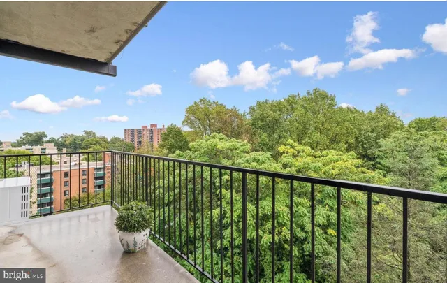 $2,950 | 3245 Rio Drive, Unit 915, Falls Church, VA 22041