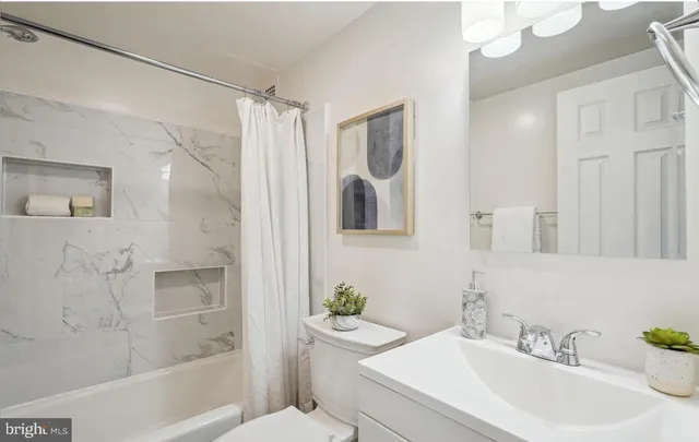 $2,950 | 3245 Rio Drive, Unit 915, Falls Church, VA 22041