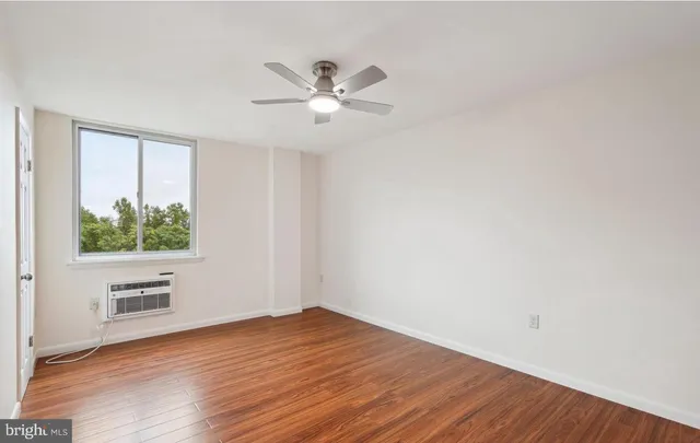 $2,950 | 3245 Rio Drive, Unit 915, Falls Church, VA 22041