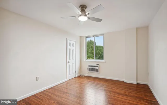 $2,950 | 3245 Rio Drive, Unit 915, Falls Church, VA 22041