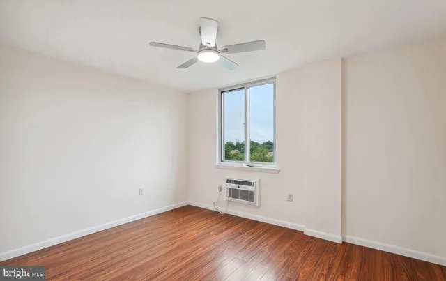 $2,950 | 3245 Rio Drive, Unit 915, Falls Church, VA 22041