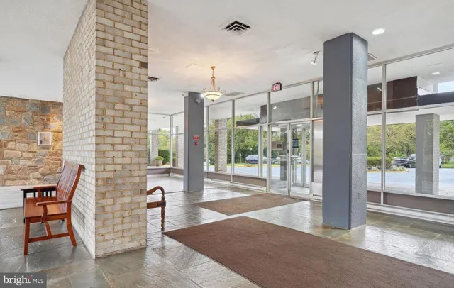 $2,950 | 3245 Rio Drive, Unit 915, Falls Church, VA 22041