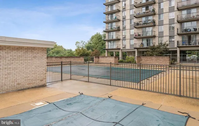 $2,950 | 3245 Rio Drive, Unit 915, Falls Church, VA 22041