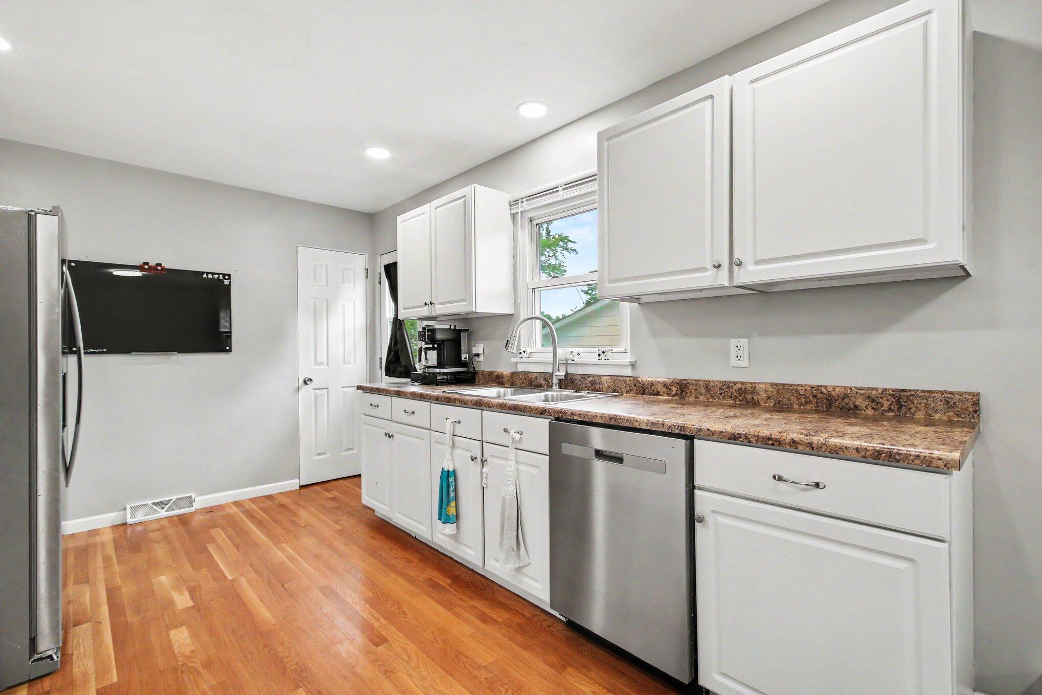 1033 South Decatur Street Hobart, IN 46342 - Photo 7 of 26 2038x1359