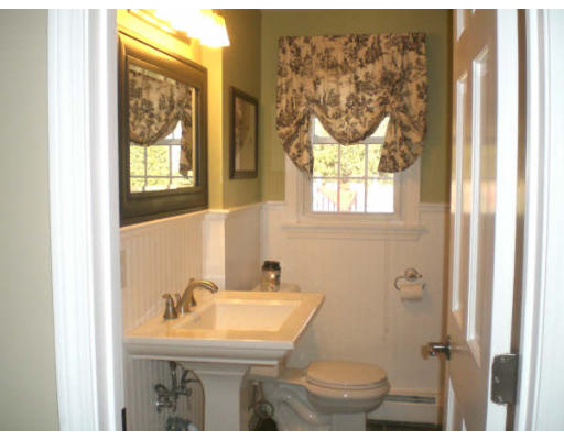52 Old Farm Road Westfield, MA 01085 - Photo 11 of 24 Gallery Image 11