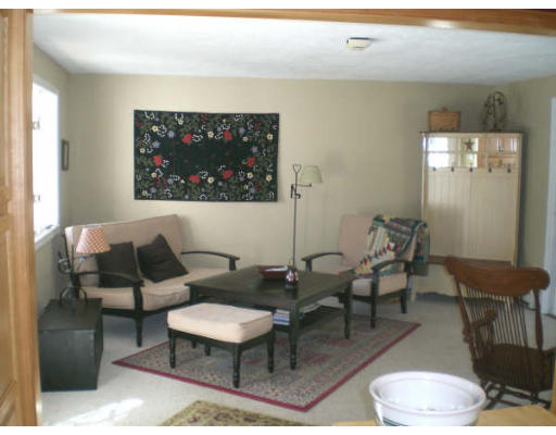 52 Old Farm Road Westfield, MA 01085 - Photo 3 of 24 Gallery Image 3