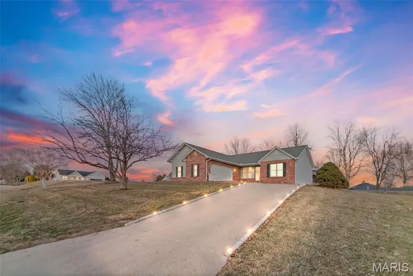 $269,000 | 297 Maple Summit Road, Jerseyville, IL 62052