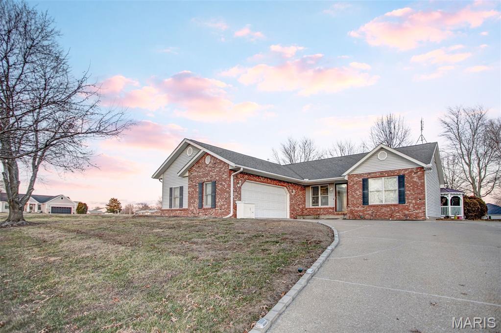 297 Maple Summit Road Jerseyville, IL 62052 - Photo 2 of 52