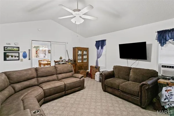 $269,000 | 297 Maple Summit Road, Jerseyville, IL 62052