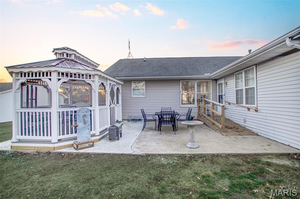 297 Maple Summit Road Jerseyville, IL 62052 - Photo 35 of 52