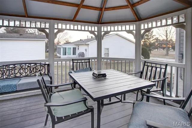 $279,900 | 297 Maple Summit Road, Jerseyville, IL 62052