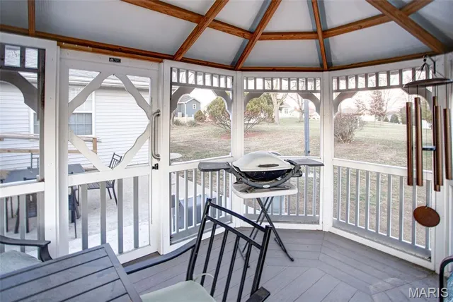 $279,900 | 297 Maple Summit Road, Jerseyville, IL 62052