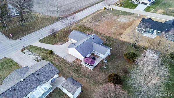 $269,000 | 297 Maple Summit Road, Jerseyville, IL 62052