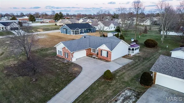 $269,000 | 297 Maple Summit Road, Jerseyville, IL 62052
