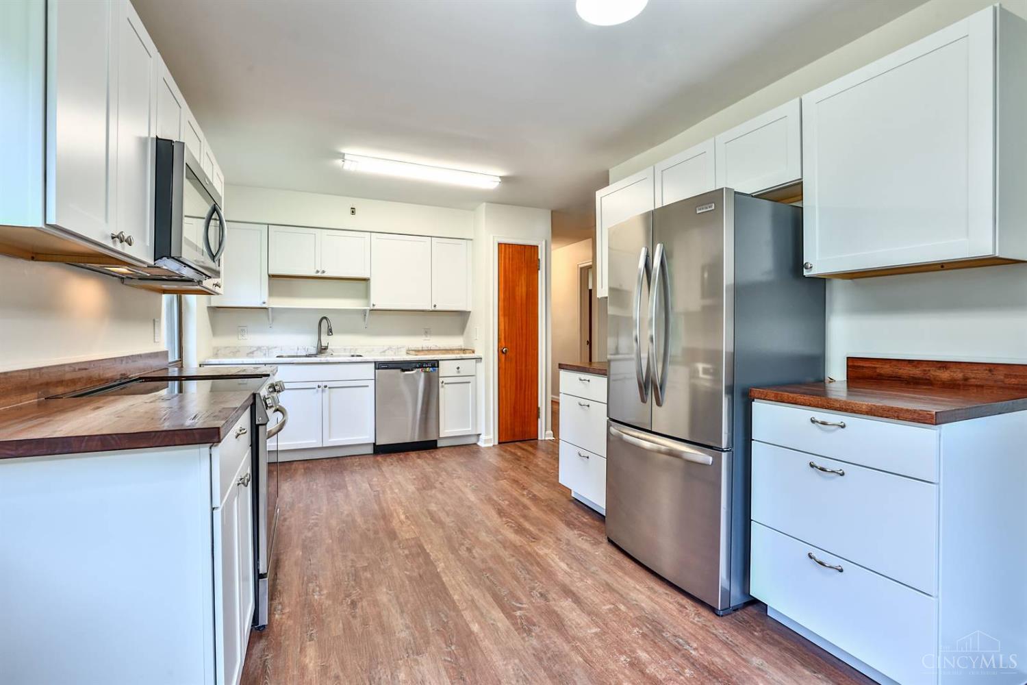 5397 Belclare Road Cincinnati, OH 45247 - Photo 8 of 30 Gallery Image 8