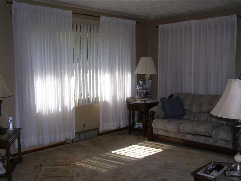 6922 Wall Road Monongahela, PA 15063 - Photo 8 of 14 Living Room.