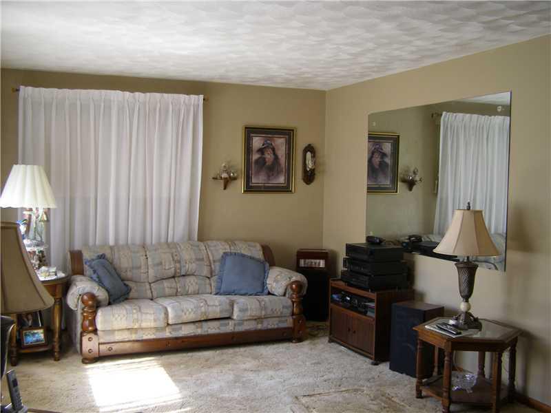 6922 Wall Road Monongahela, PA 15063 - Photo 9 of 14 Living Room.