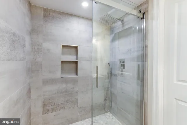 $1,145,000 | 5524 5th Street South, Arlington, VA 22204