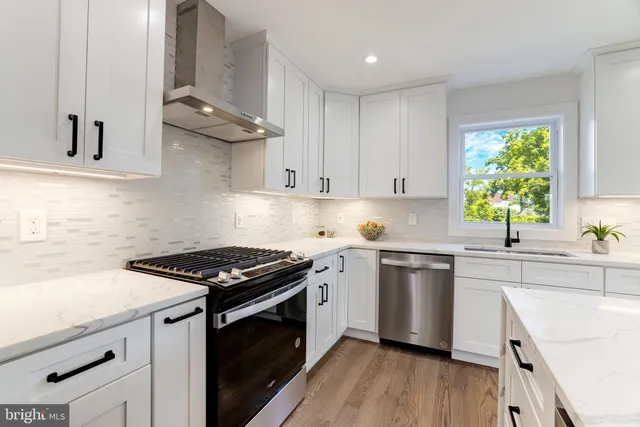 $1,145,000 | 5524 5th Street South, Arlington, VA 22204