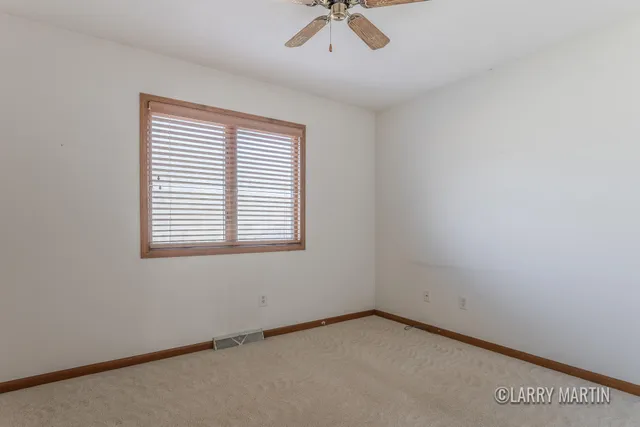 $250,000 | 2098 Cranbrook Drive Northeast, Grand Rapids, MI 49505