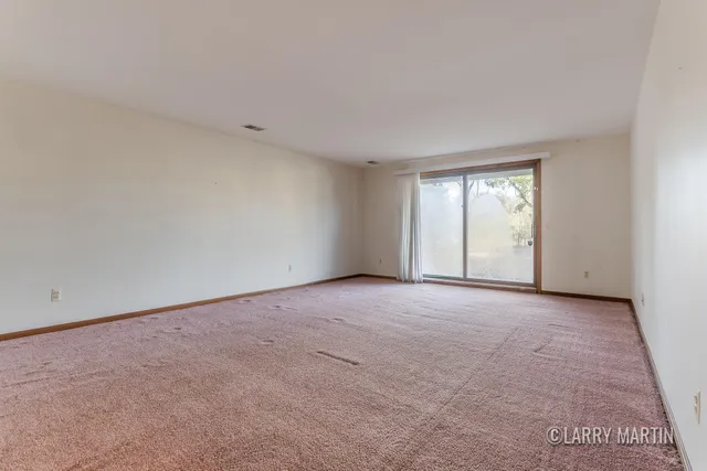 $250,000 | 2098 Cranbrook Drive Northeast, Grand Rapids, MI 49505