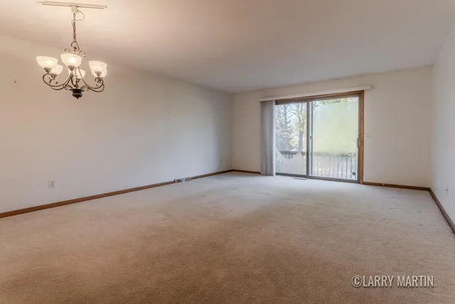 $250,000 | 2098 Cranbrook Drive Northeast, Grand Rapids, MI 49505