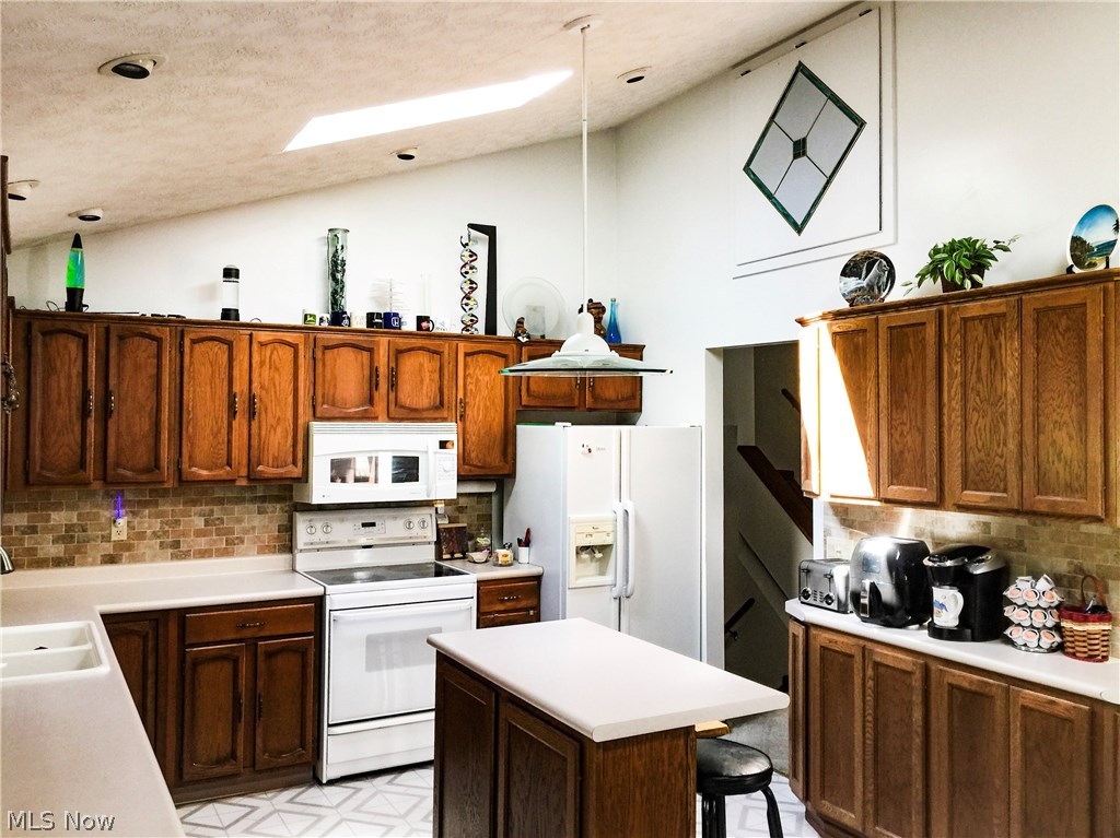 6610 Ridge Road Cortland, OH 44410 - Photo 3 of 14 Gallery Image 3