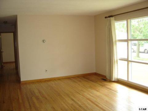 460 Riverside Avenue Adrian, MI 49221 - Photo 3 of 15 20091981-2.JPG