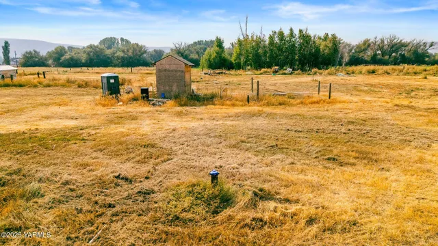 $295,000 | Nka Ahtanum Road, Yakima, WA 98903