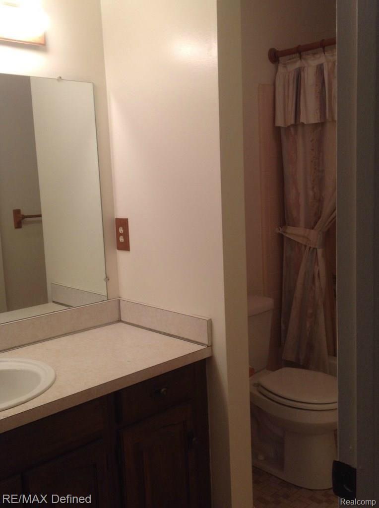 255 Poco Court Rochester, MI 48307 - Photo 10 of 29 9a.jpg