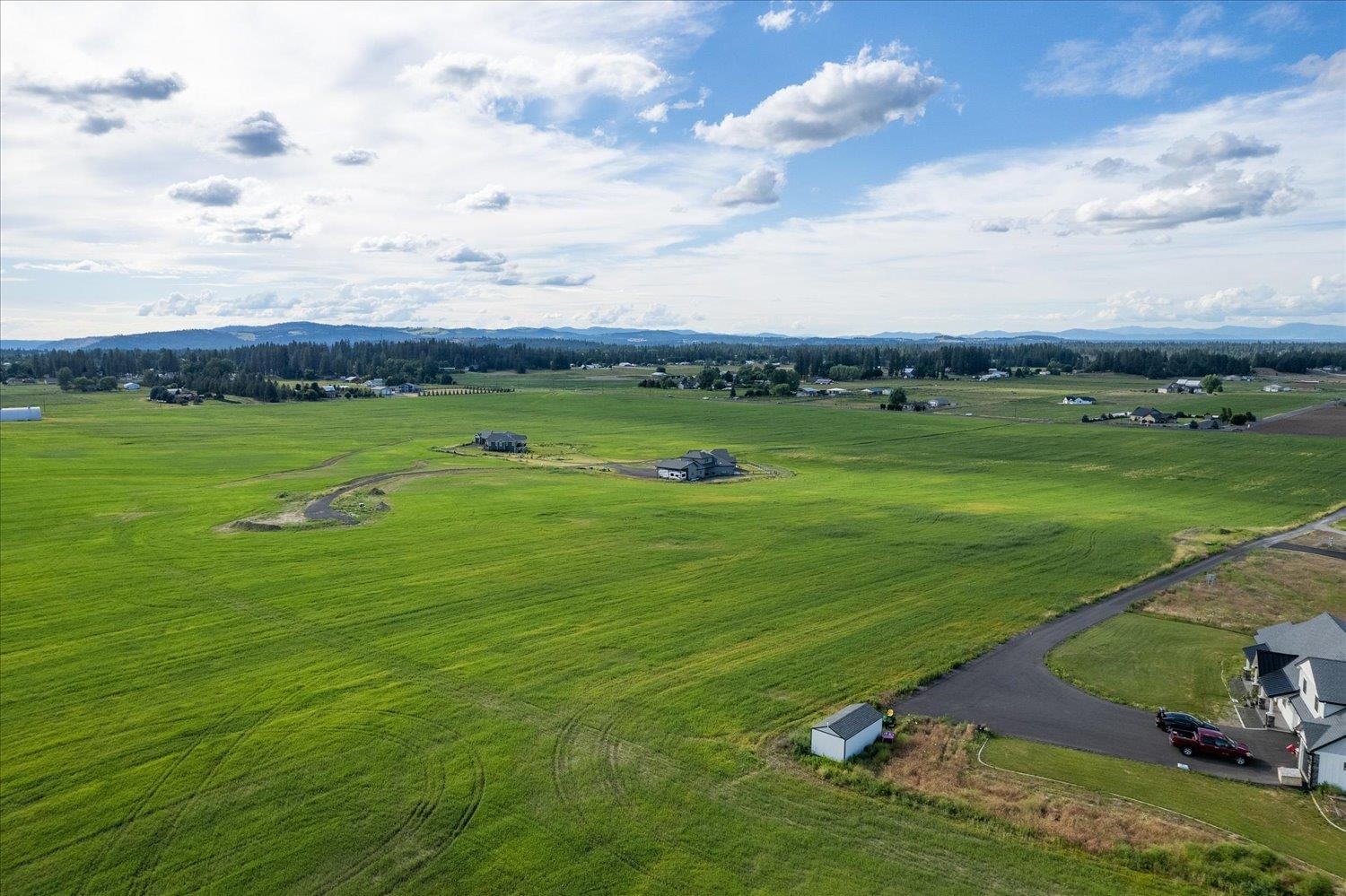 11210 North Fairview Road Mead, WA 99021 - Photo 4 of 25