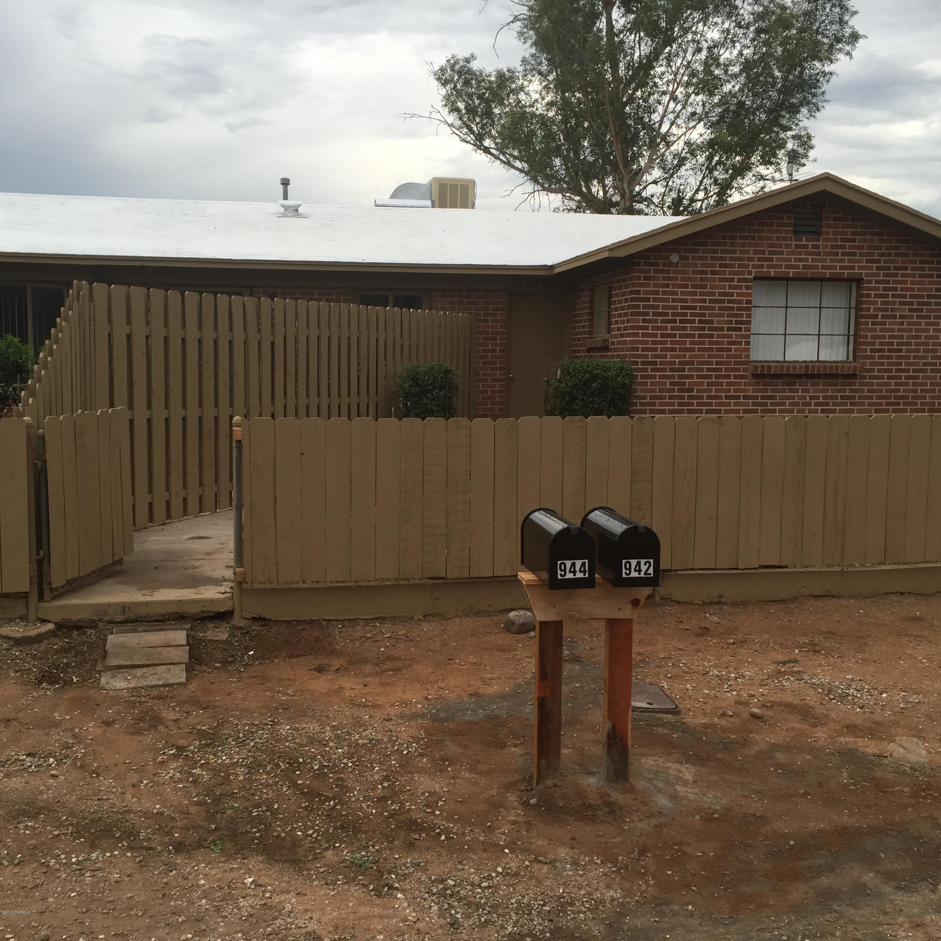 942 East Halcyon Road Tucson, AZ 85719 - Photo 1 of 15