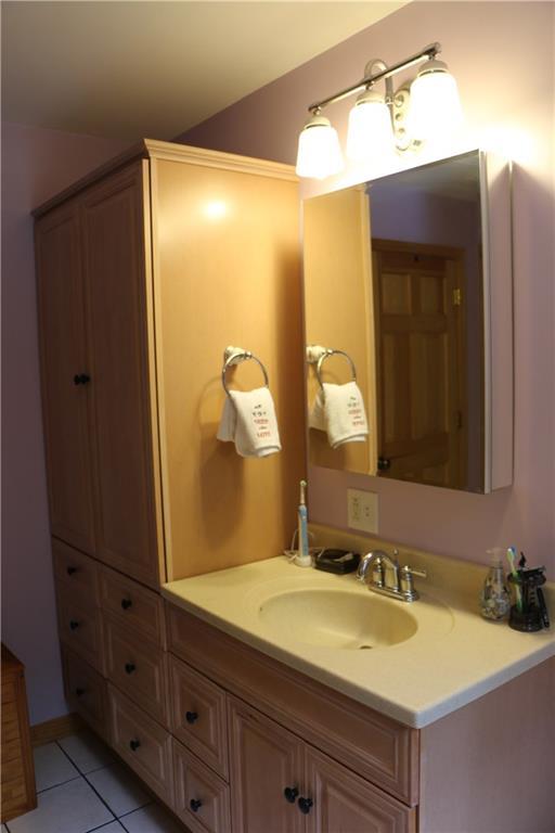 326 Patten Pond Road Surry, ME 04684 - Photo 29 of 35 Additional bath
