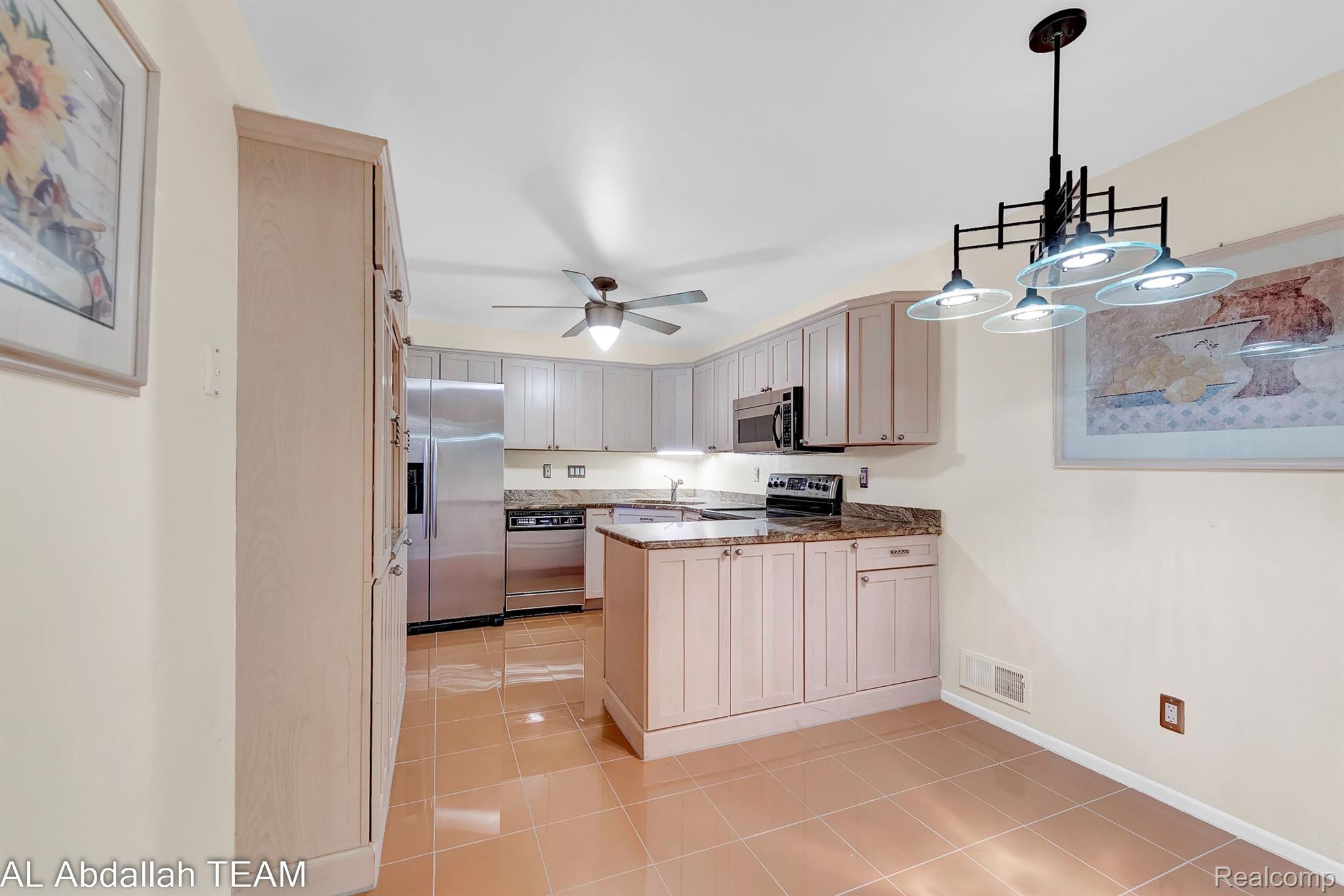 27330 Arborway Road, Unit 18 Southfield, MI 48033 - Photo 6 of 25 Gallery Image 6