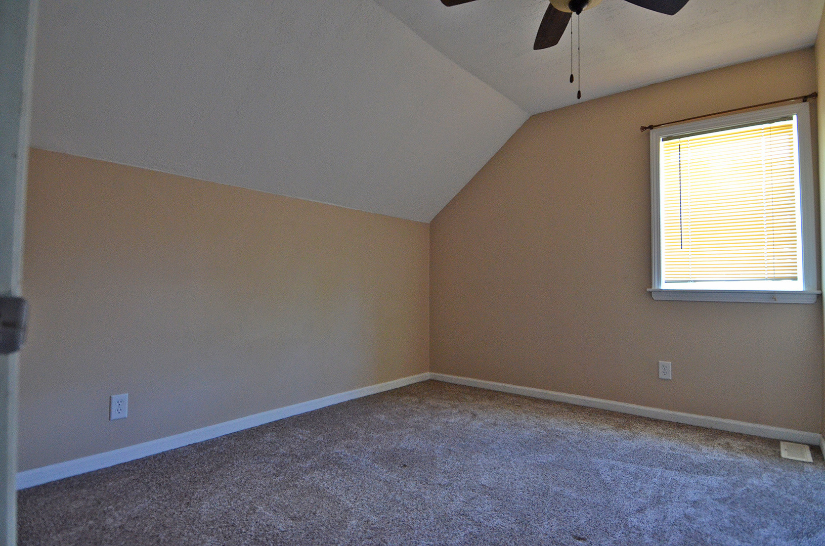 603 Clark Street Marseilles, IL 61341 - Photo 8 of 10 an empty room with a window