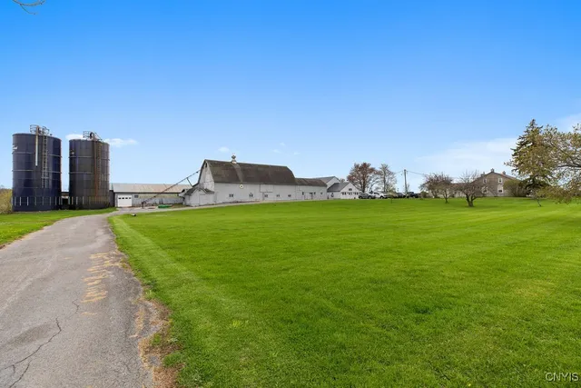$1,200,000 | 2066 Deerlick Road, Cape Vincent, NY 13618