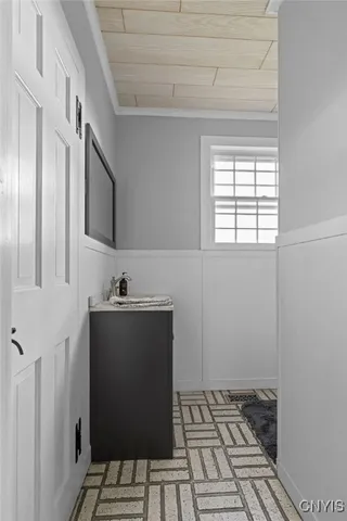 $1,200,000 | 2066 Deerlick Road, Cape Vincent, NY 13618