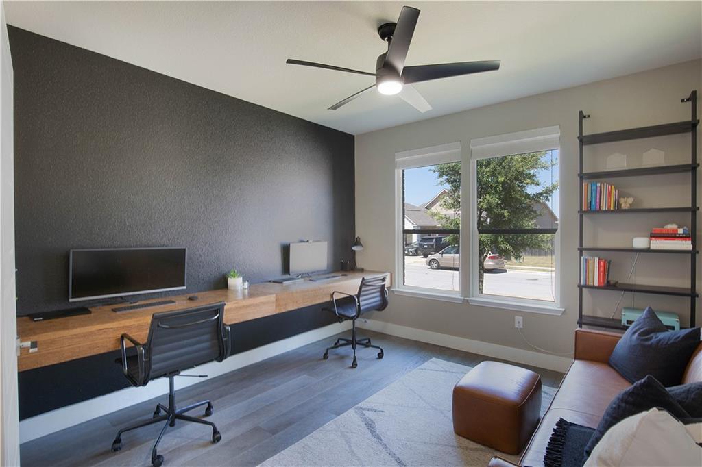 7413 Groundhog Way Austin, TX 78744 - Photo 4 of 40